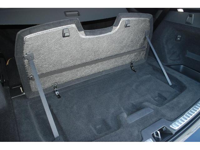 XC90 アルティメット B6 AWD Google搭載 Sunroof 電動リアゲート 純正20AW レザー harmankardonオーディオシステム クリスタルノブ 前後シートヒーター バックカメラ ETC(32枚目)