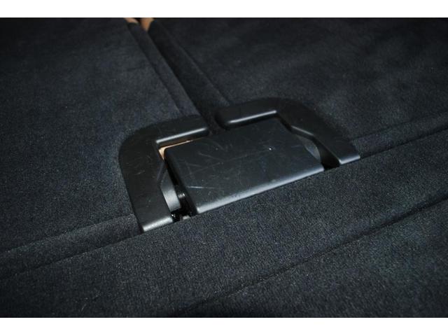 XC90 アルティメット B6 AWD Google搭載 Sunroof 電動リアゲート 純正20AW レザー harmankardonオーディオシステム クリスタルノブ 前後シートヒーター バックカメラ ETC(34枚目)