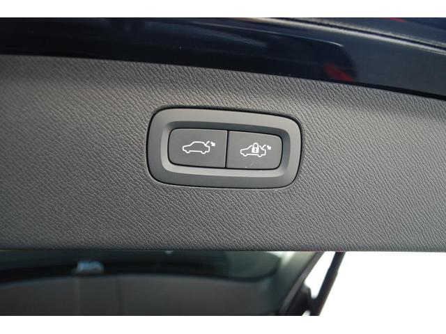XC90 アルティメット B6 AWD Google搭載 Sunroof 電動リアゲート 純正20AW レザー harmankardonオーディオシステム クリスタルノブ 前後シートヒーター バックカメラ ETC(36枚目)