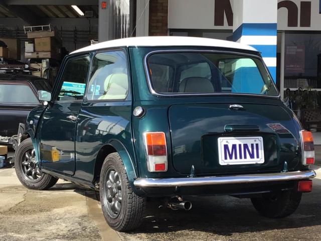 ＭＩＮＩ メイフェア　メッキパーツ新品　フロントガラス新品　ルーフライニング張り替え　ガラスコーティング施工済　１２インチアルミホイール（9枚目）