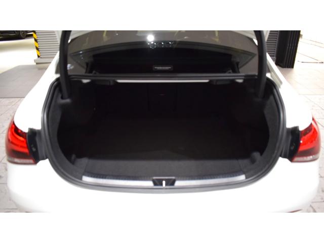 Ａクラスセダン Ａ１８０セダン　ＡＭＧラインパッケージ　ナビゲーションパッケージ　シートヒーター　アンビエントライト　フットトランクオープナー　ワイヤレスチャージング　デジタルコックピットディスプレイ　ＤＹＮＡＭＩＣ　ＳＥＬＥＣＴ　メモリー付きパワーシート（32枚目）