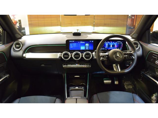 GLB GLB200d 4マチック AMGラインパッケージ パノラミックスライディングルーフ ワイヤレスチャージング フットトランクオープナー メモリー付きパワーシート アンビエントライト シートヒーター オフロードエンジニアリングパッケージ 3列目シート(39枚目)