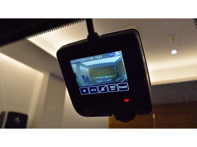 GLB GLB200d 4マチック AMGラインパッケージ パノラミックスライディングルーフ ワイヤレスチャージング フットトランクオープナー メモリー付きパワーシート アンビエントライト シートヒーター オフロードエンジニアリングパッケージ 3列目シート(40枚目)