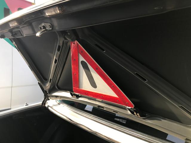 300D ターボディーゼル 左ハンドル(16枚目)