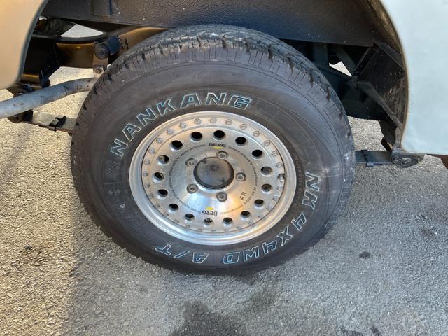 J56 電動ウインチ付き 16インチアルミホイール 4MT フォグランプ ノーマルホイール有り 4WD 禁煙車 車検整備付き(14枚目)