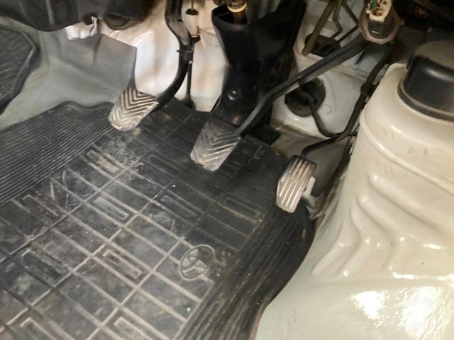 パワーステアリング 4WD オールペイント 5MT エアコン ツールボックス付き 禁煙車(36枚目)