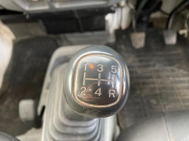 パワーステアリング 4WD オールペイント 5MT エアコン ツールボックス付き 禁煙車(42枚目)