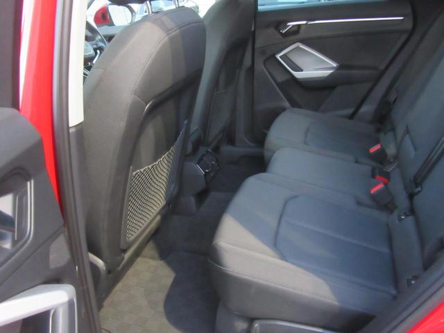 Q3 35TFSIアドバンスド ワンオーナー・タッチレスポンス付MMIナビゲーション・追突予防・サイドアシスト・レーンアシストカープレイ・LEDヘッドライト・リアダイナミックウィンカー・フロント電動シート(19枚目)