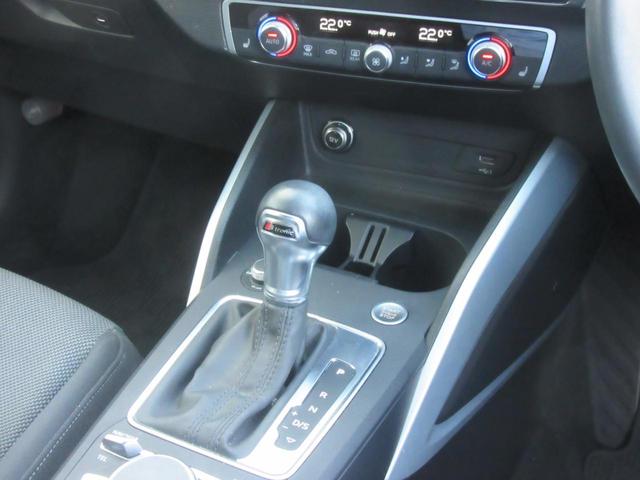 Ｑ２ ３０ＴＦＳＩスポーツ　コンフォートパッケージ・ＬＥＤヘッドライト・電動テールゲート・ナビゲーション・バーチャルコクピット・１７インチアルミホイール・シートヒーター（15枚目）