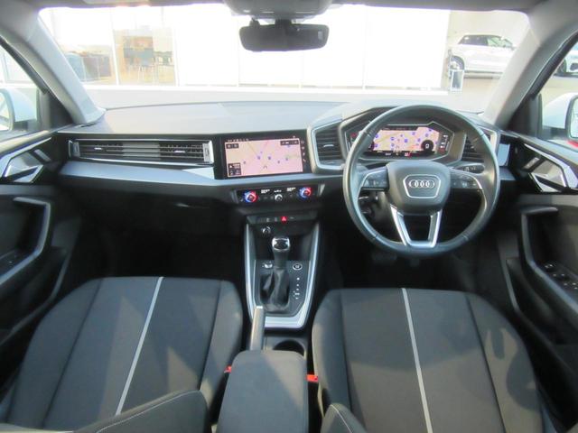 Ａ１スポーツバック ２５ＴＦＳＩ　アドバンスド　ワンオーナー　コントラストルーフ　スマートフォンインターフェース　コンビニエンスアシスタンスパッケージ　ナビゲーションパッケージ（9枚目）