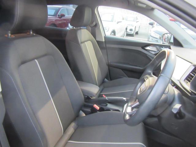 Ａ１スポーツバック ２５ＴＦＳＩ　アドバンスド　ワンオーナー　コントラストルーフ　スマートフォンインターフェース　コンビニエンスアシスタンスパッケージ　ナビゲーションパッケージ（11枚目）