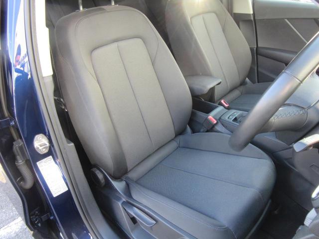 ホールド性が高く、ほどよく固いリアシートは長時間乗車も快適に過ごす事ができます！！