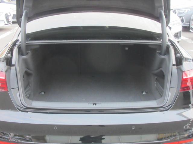 ���X�ł͂`�������F�蒆�Îԁ@�����{�ő勉�̓W����Ə펞��S�O��̍݌ɂ𑵂��ĊF�l�̂���������҂����Ă���܂��B