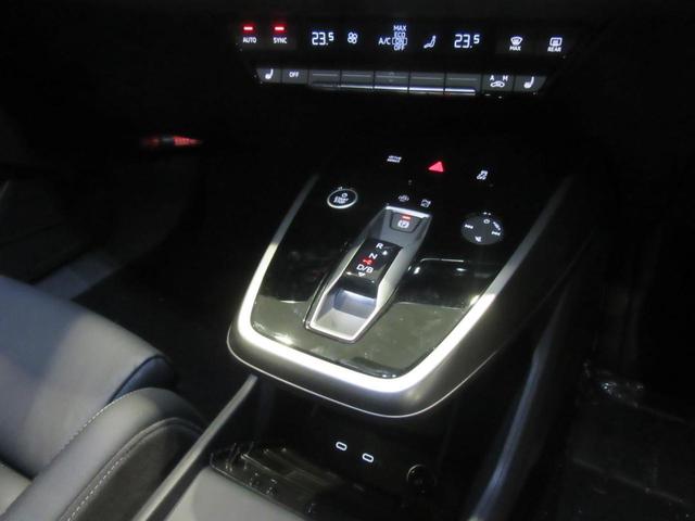 �����ł߂Ńz�[���h���̍����V�[�g�B�������𑖂�Α���قǁA���̐^������������܂��B