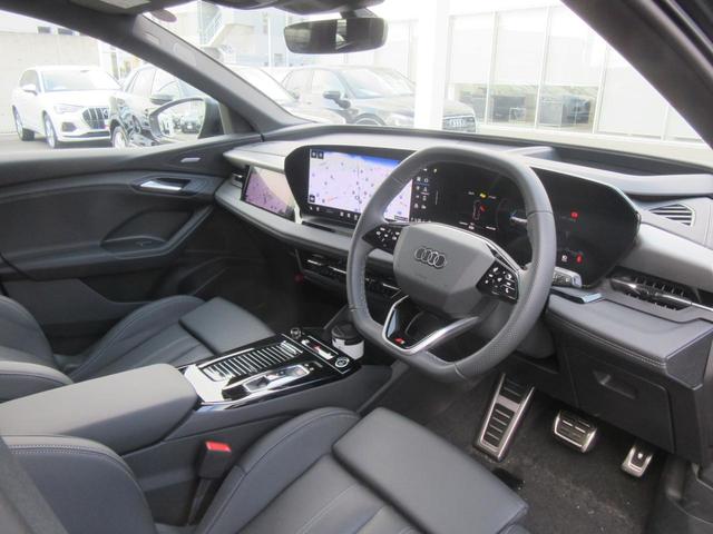 �l�ԍH�w�Ɋ�Â��Đ݌v���ꂽ�@�\�I�ȃR�N�s�b�g�͏�ɑO���̓��ɏW���ł��鑀�����񋟂��܂�