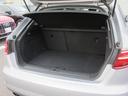 開口部が低く設定されているので、荷物の積み下ろしがスムーズに行えます。更に分割可倒式リアシートの採用でシートのバックレストを倒すと、大きく長い荷物も積み込めます。