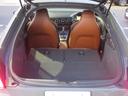 開口部が低く設定されているので、荷物の積み下ろしがスムーズに行えます。更に分割可倒式リアシートの採用でシートのバックレストを倒すと、大きく長い荷物も積み込めます。