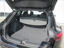 開口部が低く設定されているので、荷物の積み下ろしがスムーズに行えます。更に分割可倒式リアシートの採用でシートのバックレストを倒すと、大きく長い荷物も積み込めます。