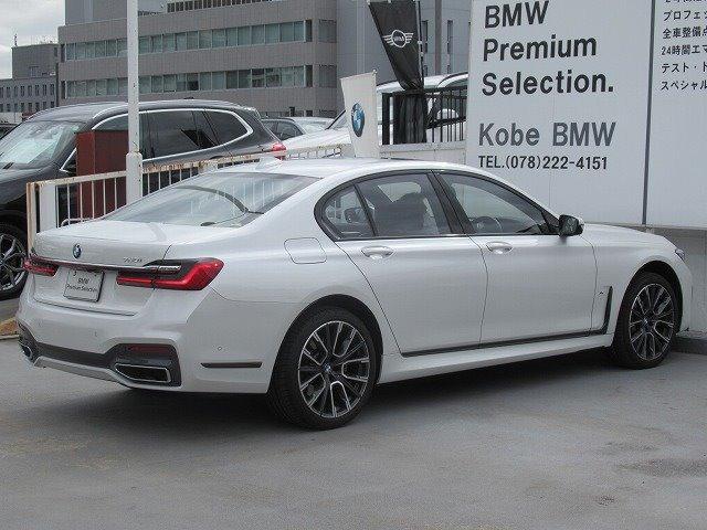 740i Mスポーツパッケージ 弊社デモカー 後期LCIモデル 黒革 ACC Dアシスト リバースアシスト ライブコクピット サンルーフ 20AW レザーダッシュボード トップビューカメラ パーキングアシスト ベンチレーションシート(19枚目)