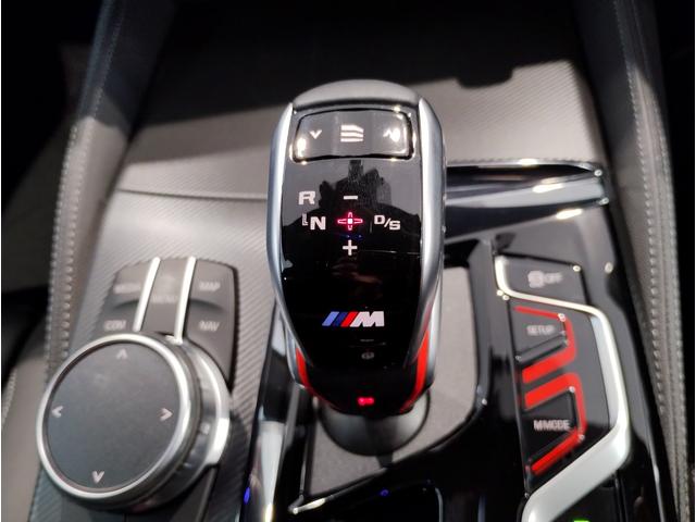 Ｍ５ コンペティション　ＡＣＣ　ヘッドアップディスプレイ　ＨＤＤナビ　バックモニター　電動トランク　シートヒーター　禁煙車　ハーマンカードンスピーカー　レーザーライト　ベンチレーションシート（11枚目）