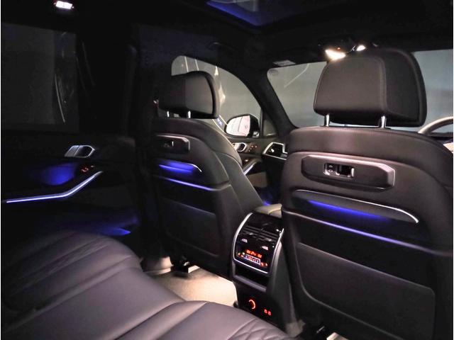 X7 xDrive 40d Mスポーツ ワンオーナー スカイラウンジパノラマサンルーフ 保温保冷カップホルダー アクティブクルーズコントロール ベンチレーションシート 全方位カメラ 衝突被害軽減ブレーキ(12枚目)