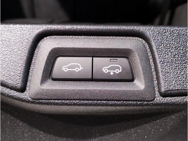 X7 xDrive 40d Mスポーツ ワンオーナー スカイラウンジパノラマサンルーフ 保温保冷カップホルダー アクティブクルーズコントロール ベンチレーションシート 全方位カメラ 衝突被害軽減ブレーキ(27枚目)