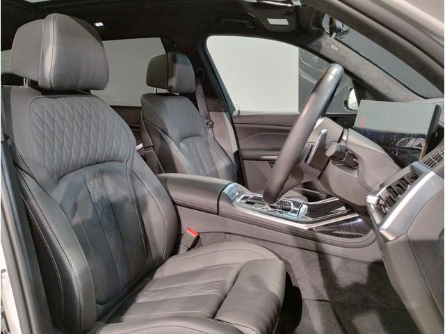 X7 xDrive 40d Mスポーツ ワンオーナー スカイラウンジパノラマサンルーフ 保温保冷カップホルダー アクティブクルーズコントロール ベンチレーションシート 全方位カメラ 衝突被害軽減ブレーキ(76枚目)