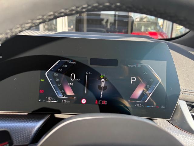 ２シリーズ ２１８ｄアクティブツアラー　Ｍスポーツ　弊社デモレンタカー　ヘッドアップディスプレイ　全周囲カメラ　ＰＤＣセンサー　アクティブクルーズコントロール　レーンアシスト　リバースアシスト　パーキングアシスト　カーブドディスプレイ　シートヒーター（35枚目）