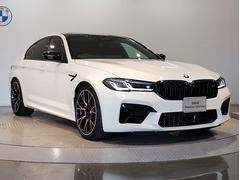 【ＢＭＷの伝統１】ＢＭＷの特徴的な“キドニーグリル”は、８０年以上続く伝統の形でございます。変わらないこだわりのデザインが、プレミアムブランド“ＢＭＷ”を創り出します。 6