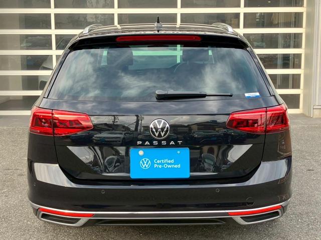 パサートヴァリアント ＴＤＩエレガンスアドバンス　認定中古車　ＩＱ．ＬＩＧＨＴ　シートヒーター　ｗｅ　Ｃｏｎｎｅｃｔ　トラベルアシスト　ＡＣＣ　バックカメラ　アダプティブクルーズコントロール　ナビ　デイライト　レザーシート　レーンチェンジアシスト（7枚目）