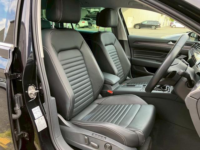 パサートヴァリアント ＴＤＩエレガンスアドバンス　認定中古車　ＩＱ．ＬＩＧＨＴ　シートヒーター　ｗｅ　Ｃｏｎｎｅｃｔ　トラベルアシスト　ＡＣＣ　バックカメラ　アダプティブクルーズコントロール　ナビ　デイライト　レザーシート　レーンチェンジアシスト（10枚目）