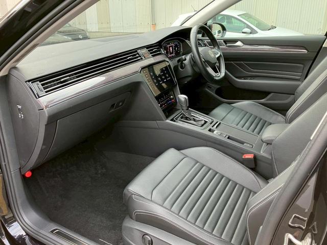 パサートヴァリアント ＴＤＩエレガンスアドバンス　認定中古車　ＩＱ．ＬＩＧＨＴ　シートヒーター　ｗｅ　Ｃｏｎｎｅｃｔ　トラベルアシスト　ＡＣＣ　バックカメラ　アダプティブクルーズコントロール　ナビ　デイライト　レザーシート　レーンチェンジアシスト（13枚目）