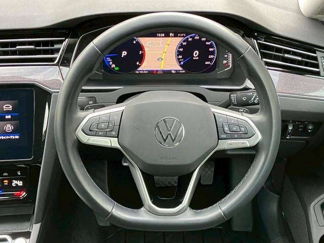 パサートヴァリアント ＴＤＩエレガンスアドバンス　認定中古車　ＩＱ．ＬＩＧＨＴ　シートヒーター　ｗｅ　Ｃｏｎｎｅｃｔ　トラベルアシスト　ＡＣＣ　バックカメラ　アダプティブクルーズコントロール　ナビ　デイライト　レザーシート　レーンチェンジアシスト（16枚目）