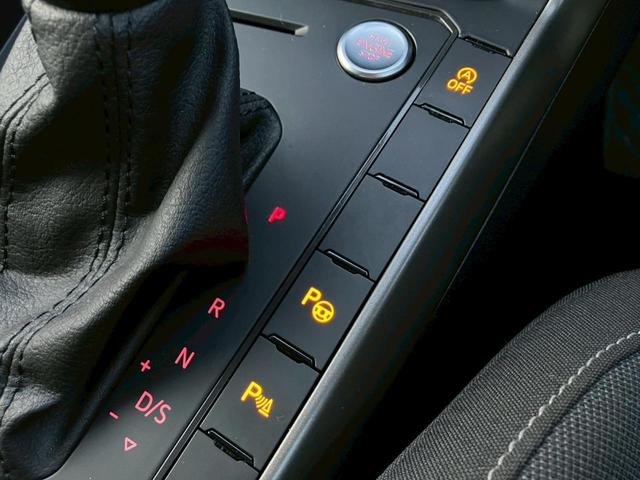 フォルクスワーゲン認定中古車。安心の保証付き！ご不明点などございましたらお気軽にお問合せ下さい。中古車は一点ものにつき、早い者勝ちです！！