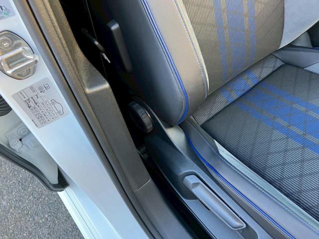 ゴルフＲヴァリアント Ｒ　ＤＣＣ　認定中古車一年保証付き　車検整備付き　ＩＱ．ＬＩＧＨＴ　シートヒーター　トラベルアシスト　ＡＣＣ　バックカメラ　アダプティブクルーズコントロール　ナビ　デイライト　レーンチェンジアシスト（15枚目）