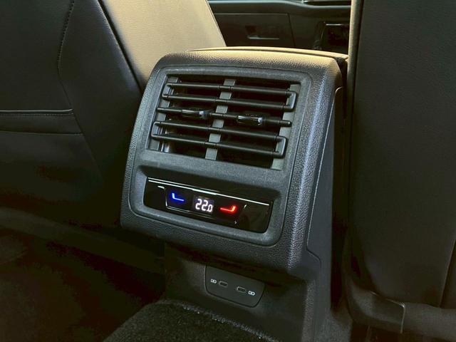 ゴルフＲヴァリアント Ｒ　ＤＣＣ　認定中古車一年保証付き　車検整備付き　ＩＱ．ＬＩＧＨＴ　シートヒーター　トラベルアシスト　ＡＣＣ　バックカメラ　アダプティブクルーズコントロール　ナビ　デイライト　レーンチェンジアシスト（20枚目）