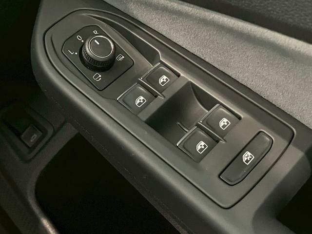 ゴルフＲヴァリアント Ｒ　ＤＣＣ　認定中古車一年保証付き　車検整備付き　ＩＱ．ＬＩＧＨＴ　シートヒーター　トラベルアシスト　ＡＣＣ　バックカメラ　アダプティブクルーズコントロール　ナビ　デイライト　レーンチェンジアシスト（57枚目）