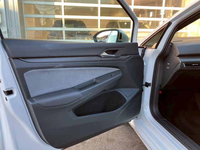 ゴルフＲヴァリアント Ｒ　ＤＣＣ　認定中古車一年保証付き　車検整備付き　ＩＱ．ＬＩＧＨＴ　シートヒーター　トラベルアシスト　ＡＣＣ　バックカメラ　アダプティブクルーズコントロール　ナビ　デイライト　レーンチェンジアシスト（70枚目）