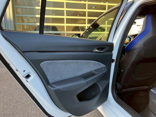 ゴルフＲヴァリアント Ｒ　ＤＣＣ　認定中古車一年保証付き　車検整備付き　ＩＱ．ＬＩＧＨＴ　シートヒーター　トラベルアシスト　ＡＣＣ　バックカメラ　アダプティブクルーズコントロール　ナビ　デイライト　レーンチェンジアシスト（72枚目）