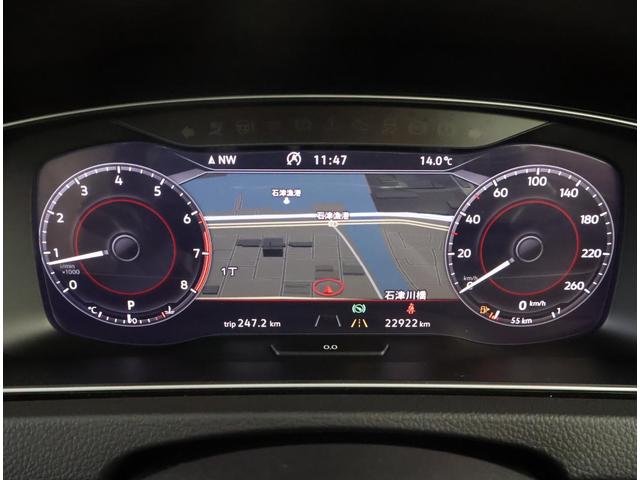 ゴルフ TSIハイライン マイスター ワンオーナー 禁煙車 ACC LEDライト 本革シート オートライト 電動シート シートヒーター パドルシフト 障害物センサー バックカメラ 駐車支援 オートホールド ブレーキアシスト(5枚目)