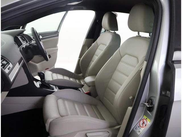 ゴルフ TSIハイライン マイスター ワンオーナー 禁煙車 ACC LEDライト 本革シート オートライト 電動シート シートヒーター パドルシフト 障害物センサー バックカメラ 駐車支援 オートホールド ブレーキアシスト(19枚目)