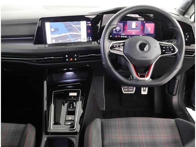 ゴルフGTI ベースグレード ワンオーナー 禁煙車 ACC LEDライト オートライト アンビエントライト パドルシフト 障害物センサー バックカメラ オートホールド ブラインドスポット 電動格納ミラー ブレーキアシスト(4枚目)