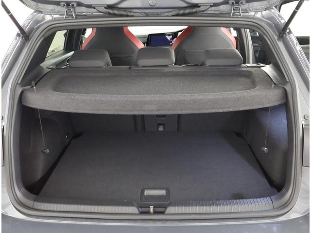 ゴルフGTI ベースグレード ワンオーナー 禁煙車 ACC LEDライト オートライト アンビエントライト パドルシフト 障害物センサー バックカメラ オートホールド ブラインドスポット 電動格納ミラー ブレーキアシスト(18枚目)