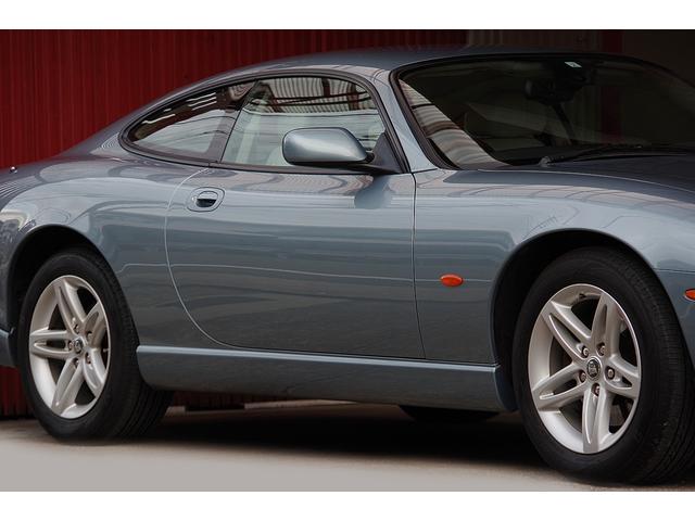 XK XK8 クラシック XK8 クラシック 当店ユーザー様買取車両 X100系最終モデル フルオリジナル 禁煙車 車庫保管車 天井張り直し済み REGNO GR-XII 純正17インチアルミ ドライブレコーダー 整備記録簿(4枚目)