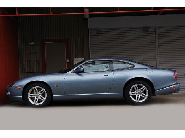 XK XK8 クラシック XK8 クラシック 当店ユーザー様買取車両 X100系最終モデル フルオリジナル 禁煙車 車庫保管車 天井張り直し済み REGNO GR-XII 純正17インチアルミ ドライブレコーダー 整備記録簿(9枚目)