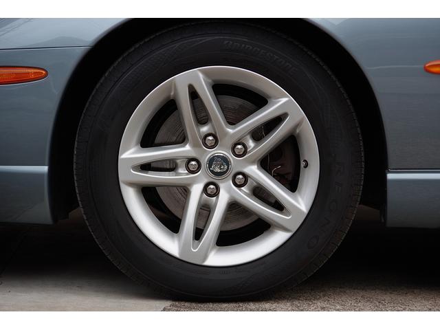 XK XK8 クラシック XK8 クラシック 当店ユーザー様買取車両 X100系最終モデル フルオリジナル 禁煙車 車庫保管車 天井張り直し済み REGNO GR-XII 純正17インチアルミ ドライブレコーダー 整備記録簿(22枚目)