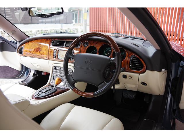 XK XK8 クラシック XK8 クラシック 当店ユーザー様買取車両 X100系最終モデル フルオリジナル 禁煙車 車庫保管車 天井張り直し済み REGNO GR-XII 純正17インチアルミ ドライブレコーダー 整備記録簿(24枚目)