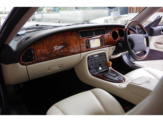 XK XK8 クラシック XK8 クラシック 当店ユーザー様買取車両 X100系最終モデル フルオリジナル 禁煙車 車庫保管車 天井張り直し済み REGNO GR-XII 純正17インチアルミ ドライブレコーダー 整備記録簿(25枚目)