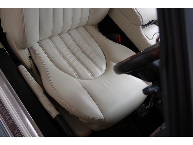 XK XK8 クラシック XK8 クラシック 当店ユーザー様買取車両 X100系最終モデル フルオリジナル 禁煙車 車庫保管車 天井張り直し済み REGNO GR-XII 純正17インチアルミ ドライブレコーダー 整備記録簿(27枚目)