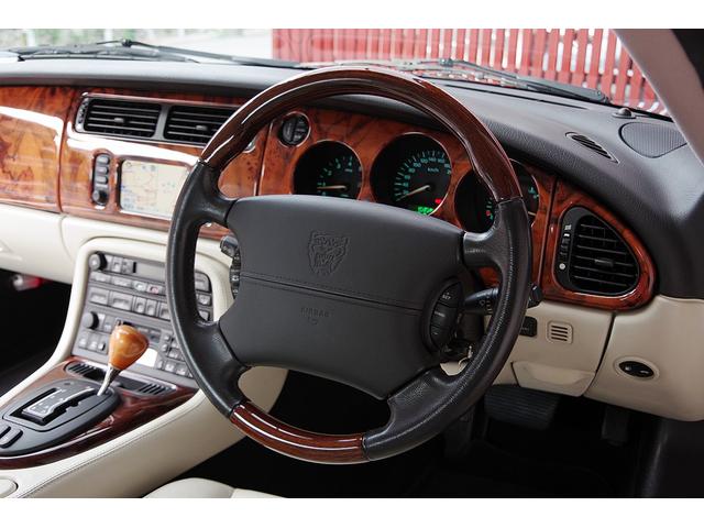 XK XK8 クラシック XK8 クラシック 当店ユーザー様買取車両 X100系最終モデル フルオリジナル 禁煙車 車庫保管車 天井張り直し済み REGNO GR-XII 純正17インチアルミ ドライブレコーダー 整備記録簿(33枚目)